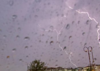 Πολύ ισχυρές βροχές και καταιγίδες, με ριπαίους θυελλώδεις ανέμους και χαλαζοπτώσεις σε Κεντρική και Βόρεια Ελλάδα