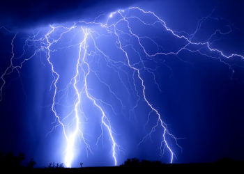 Νεκροί, τραυματίες και μεγάλες καταστροφές από την θεομηνία