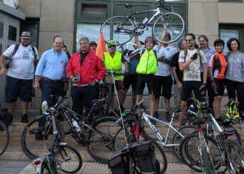 Οι ποδηλάτες στο Υπουργείο Περιβάλλοντος και Ενέργειας