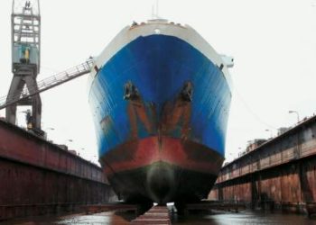 Σύνδεσμος Ιδιοκτητών Ναυπηγείων Περάματος: OXI ΣΕ ΜΕΣΟΒΕΖΙΚΕΣ ΛΥΣΕΙΣ!