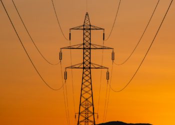 «Απελευθέρωση αγοράς ενέργειας, εκσυγχρονισμός ΔΕΗ, ιδιωτικοποίηση ΔΕΠΑ και στήριξη των ΑΠΕ»