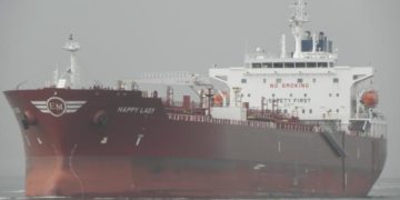 Απελευθερώθηκαν οι πέντε Έλληνες ναυτικοί που είχαν απαχθεί από το Ελληνικό δεξαμενόπλοιο «Happy Lady»