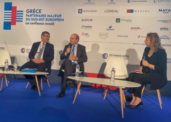 Κωστής Χατζηδάκης στο Παρίσι:  «Το περιβάλλον δημιουργεί ένα νέο επενδυτικό περιβάλλον στην Ελλάδα»