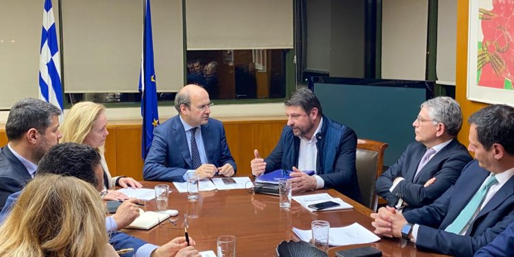 ΥΠΕΝ : Σε ετοιμότητα οι υποδομές ηλεκτρισμού και φυσικού αερίου