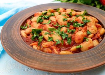 Μαγειρεύουμε παραδοσιακά με Ελληνικά και τοπικά προϊόντα!