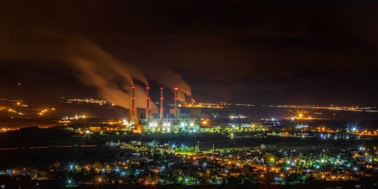 Καμπανάκι κινδύνου για τα αδιέξοδα της ΔΕΗ κρούουν βουλευτές του ΣΥΡΙΖΑ