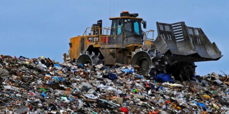 “Καύση και ιδιωτικοποίηση με υψηλό κόστος για τους πολίτες και τους Δήμους το “όνειρο θερινής νυκτός” της ΝΔ για τα απορρίμματα.”