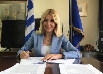 Φωτεινή Αραμπατζή: Τέλος στο φαινόμενο των λεγόμενων επιχειρήσεων «ζόμπι» στις Υδατοκαλλιέργειες