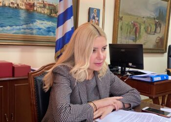 Φωτεινή Αραμπατζή: Το ΥΠΑΑΤ αναλαμβάνει κοινή δράση καθαρισμού της Ελληνικής θάλασσας με τον βραβευθέντα από τον ΟΗΕ «Πρωταθλητή της Γης» Λευτέρη Αραπάκη