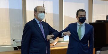 Δηλώσεις Κωστή Χατζηδάκη-Κώστα Σκρέκα κατά την τελετή παράδοσης-παραλαβής στο ΥΠΕΝ