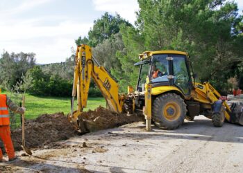 ΥΠΕΝ: Ξεκίνησαν τα πρώτα έργα υπογειοποίησης του ηλεκτρικού δικτύου στη Λεωφόρο Τατοΐου