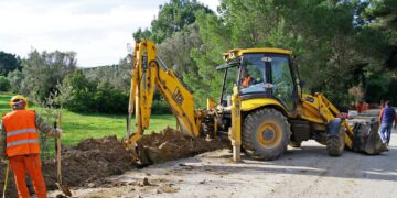 ΥΠΕΝ: Ξεκίνησαν τα πρώτα έργα υπογειοποίησης του ηλεκτρικού δικτύου στη Λεωφόρο Τατοΐου