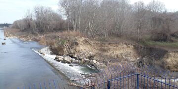 Τοποθετήθηκε σύστημα αρθρωτής  αντιπλημμυρικής προστασίας στο φράγμα του Αξιού