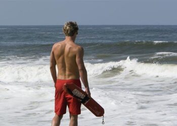 Γ. Πλακιωτάκης: Ενίσχυση της ασφάλειας στις παραλίες της χώρας