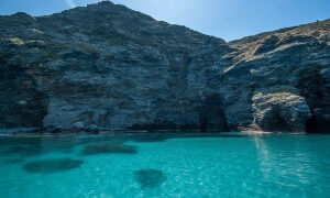ΥΠΕΝ: Παράταση ειδικής προστασίας της Γυάρου για ένα έτος