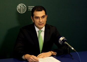 Κώστας Σκρέκας: «Υπερδιπλασιάζεται η επιδότηση στους λογαριασμούς ηλεκτρικής ενέργειας σε όλα τα νοικοκυριά»