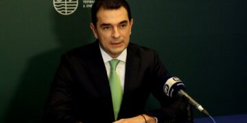 Κώστας Σκρέκας: «Υπερδιπλασιάζεται η επιδότηση στους λογαριασμούς ηλεκτρικής ενέργειας σε όλα τα νοικοκυριά»