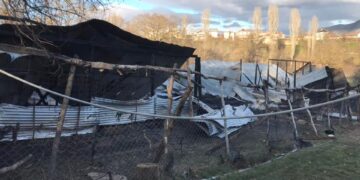 Πυρκαγιά κατέστρεψε ολοσχερώς κτηνοτροφική μονάδα στην Καστοριά