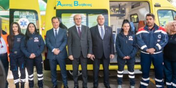 Παραδόθηκαν σήμερα 10 νέα ασθενοφόρα στο ΕΚΑΒ από το Υπουργείο Εθνικής Οικονομίας και Οικονομικών