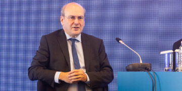 Κ. Χατζηδάκης: Αναγκαίες οι συγχωνεύσεις επιχειρήσεων για ένα νέο παραγωγικό μοντέλο – Έρχεται νέο πλαίσιο κινήτρων