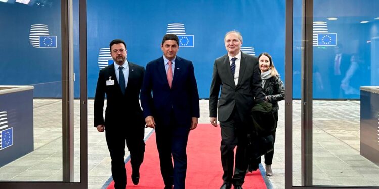 Ο ΥπΑΑΤ ζητεί κι άλλες αλλαγές και κρούει τον κώδωνα του κινδύνου να υπάρξουν ταχύτερες διαδικασίες εν όψει ευρωεκλογών