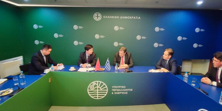 Διμερής συνάντηση ΥΠΕΝ, Θ. Σκυλακάκη με τον Υφ. Φυσικών Πόρων της Κίνας, S. Shuxian