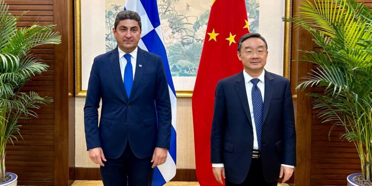 Νέους δρόμους συνεργασίας στα αγροτικά προϊόντα ανοίγει η συνάντηση Αυγενάκη με τον Κινέζο ομόλογό του